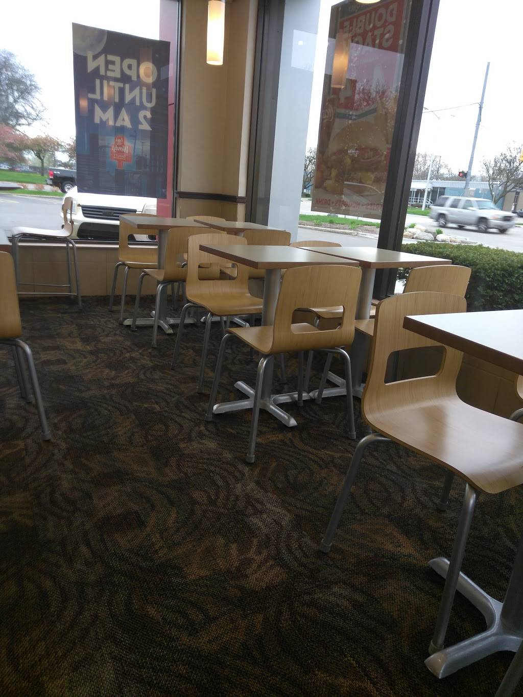 Wendys | restaurant | 22111 Greenfield Rd, Southfield, MI 48075, USA | 2485571315 OR +1 248-557-1315