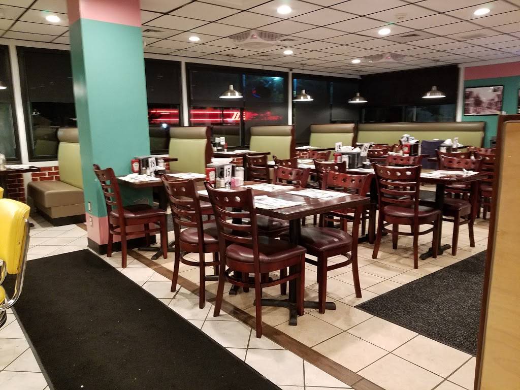 Milford Diner | restaurant | 886 Bridgeport Ave, Milford, CT 06460, USA | 2036932033 OR +1 203-693-2033