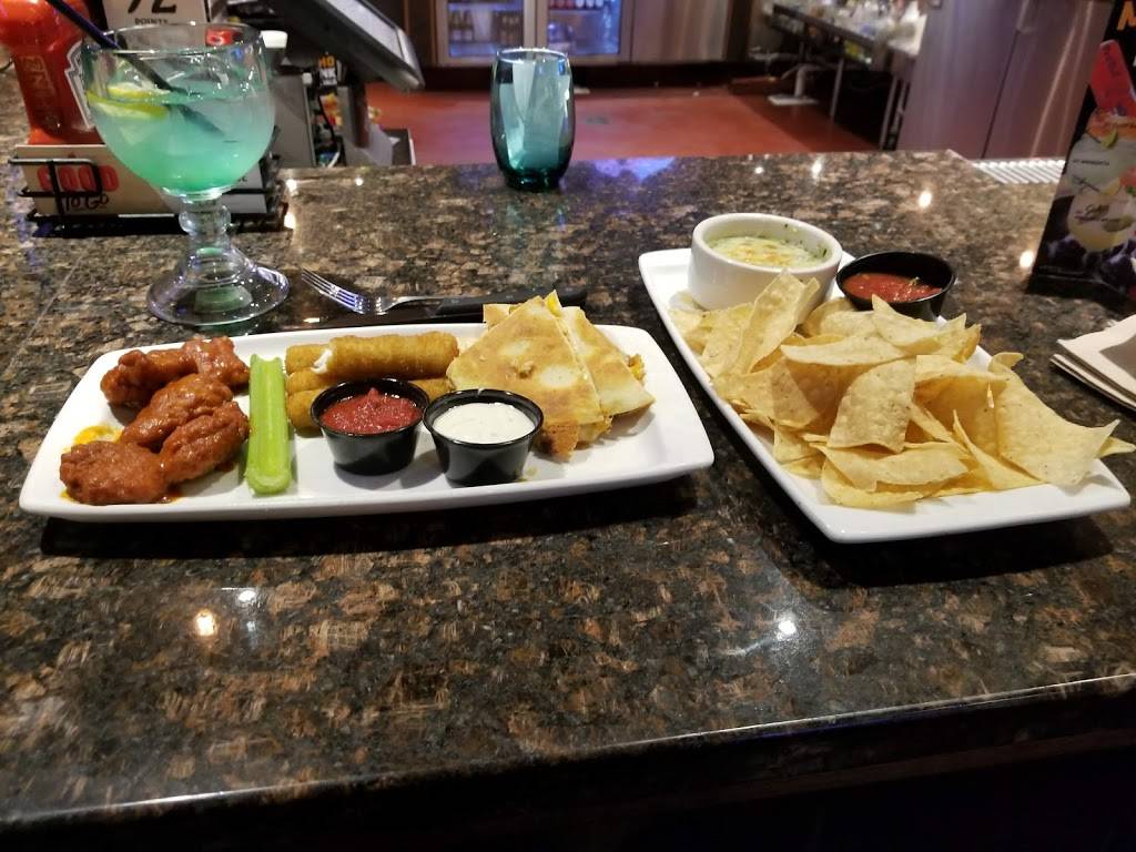 Applebees Grill + Bar | restaurant | 2111 W 8 Mile Rd, Detroit, MI 48203, USA | 3135865980 OR +1 313-586-5980