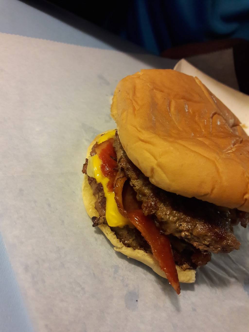 Dog House Inc | restaurant | 668 N Main St, High Point, NC 27260, USA | 3368864953 OR +1 336-886-4953