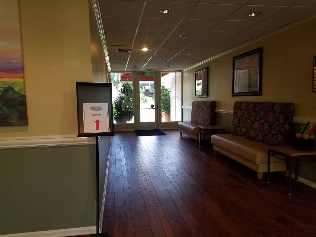 Orange Grove Bistro | restaurant | 18111 Nordhoff St, Northridge, CA 91330, USA | 8186772076 OR +1 818-677-2076