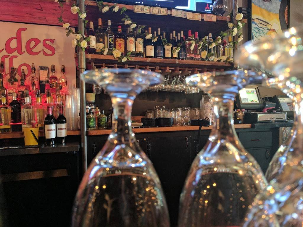 Latitudes Apollo | restaurant | 131 Harbor Village Lane, Apollo Beach, FL 33572, USA | 8136459700 OR +1 813-645-9700