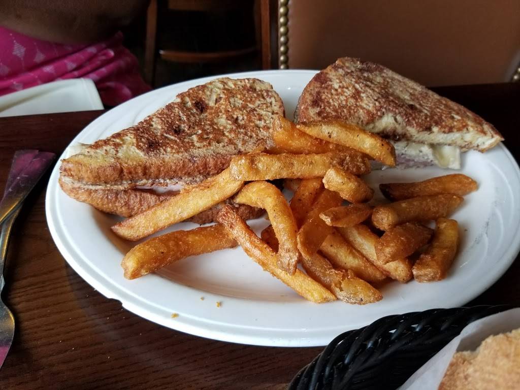 The Old Grist Mill Tavern | restaurant | 390 Fall River Ave, Seekonk, MA 02771, USA | 5083368460 OR +1 508-336-8460