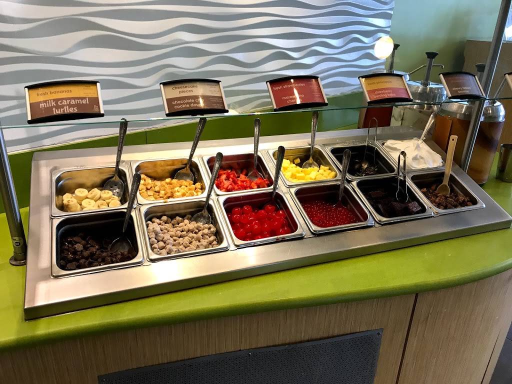 Menchies Frozen Yogurt | bakery | 6169 S Jog Rd, Lake Worth, FL 33467, USA | 5613579914 OR +1 561-357-9914