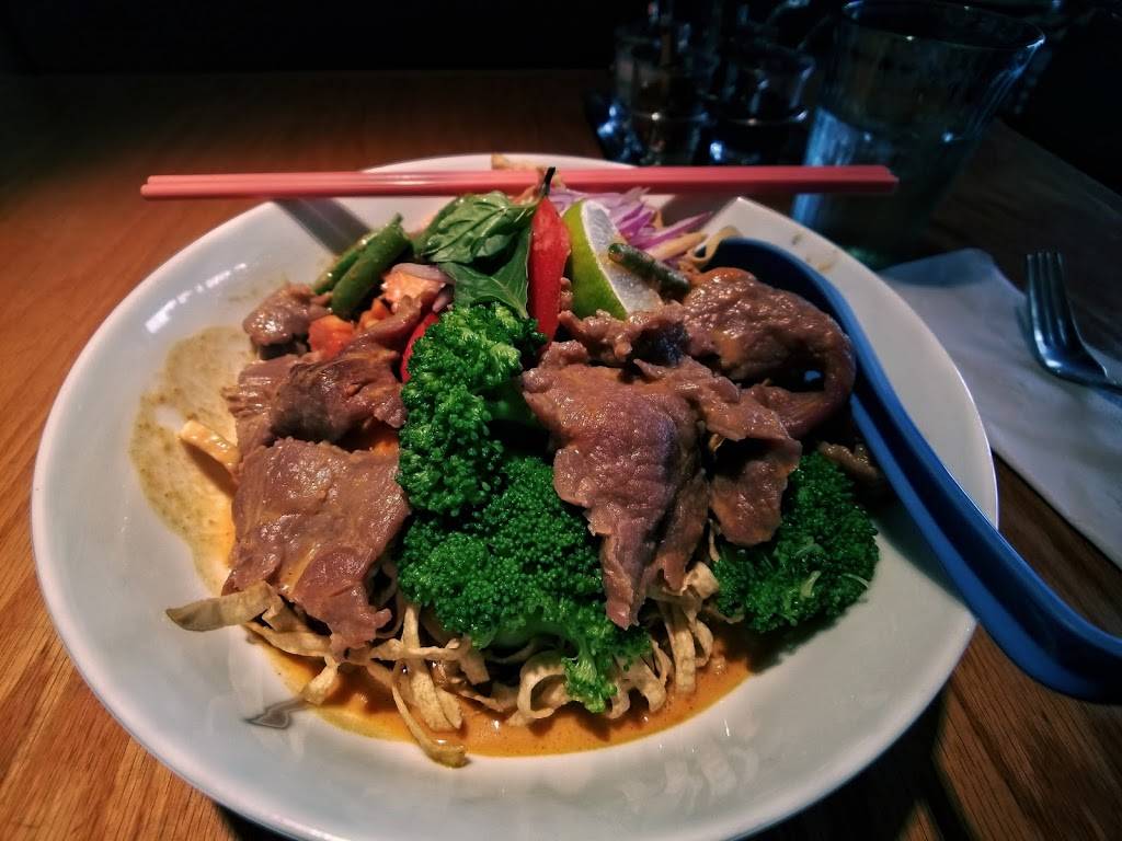 Smile Thai Cuisine | restaurant | 6411 Latona Ave NE, Seattle, WA 98115, USA | 2069851182 OR +1 206-985-1182