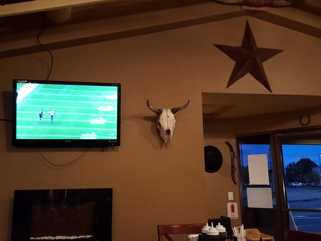 Berts Chuckwagon BBQ | restaurant | 203 Villa Rd, Newberg, OR 97132, USA | 5035608855 OR +1 503-560-8855