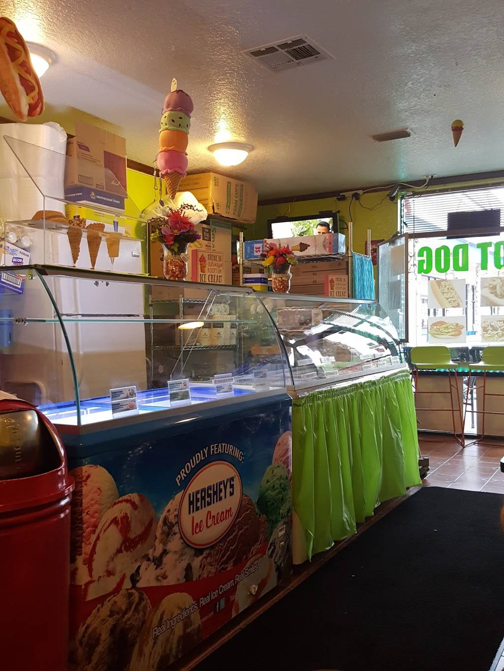 Yummy Dogs | restaurant | 577 Deltona Blvd, Deltona, FL 32725, USA | 3862599729 OR +1 386-259-9729