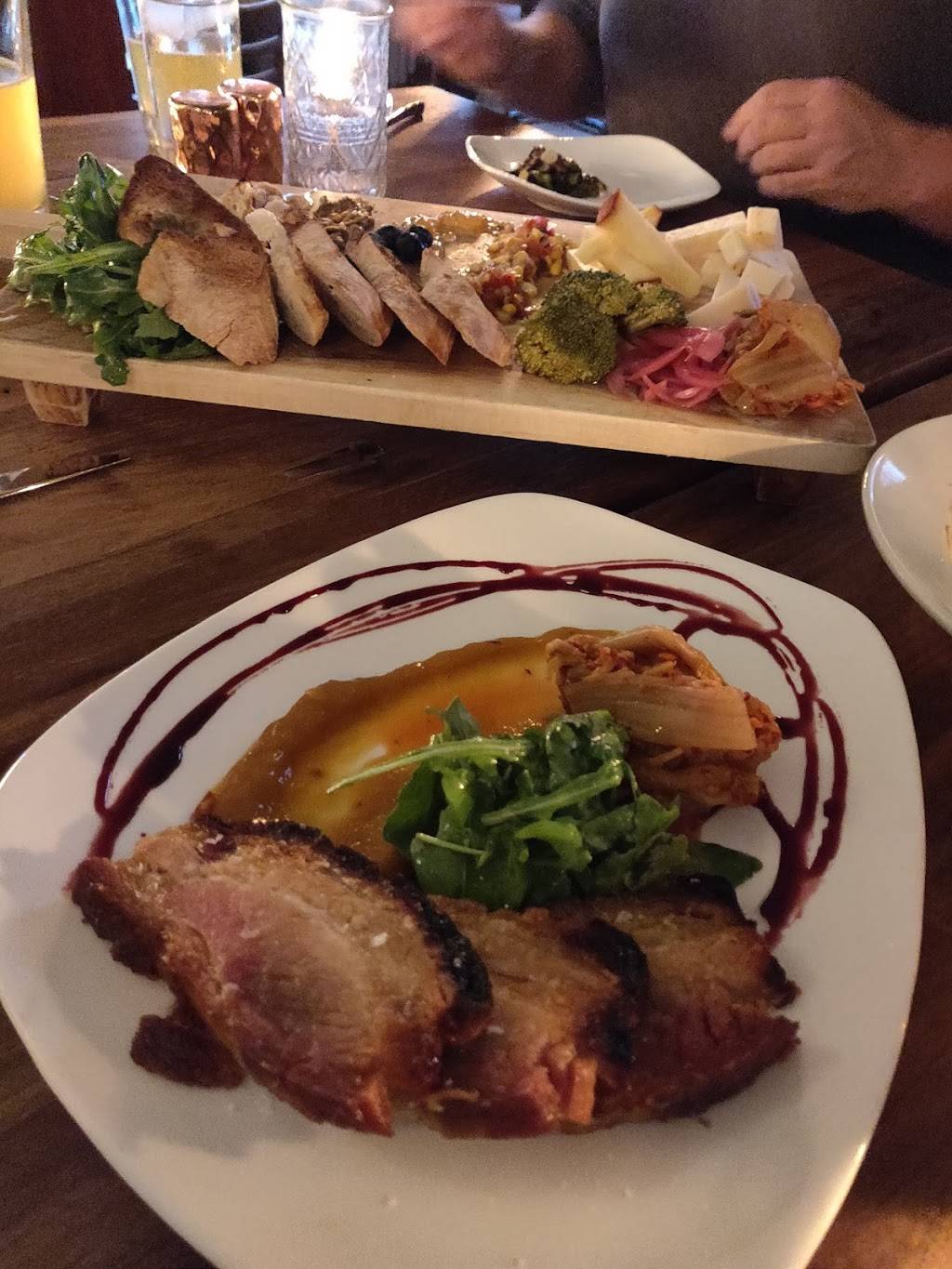 Boar & Barrel | restaurant | 101 N Hamilton St, Madison, WI 53703, USA | 6082855651 OR +1 608-285-5651