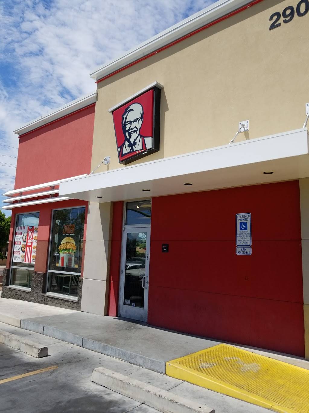 KFC | restaurant | 2902 N 7th Ave, Phoenix, AZ 85013, USA | 4806464876 OR +1 480-646-4876