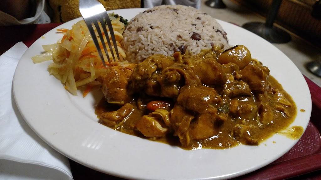 Mikeys Jamaican Restaurant & Pub | restaurant | 736 E Main St, Waterbury, CT 06702, USA | 2037558112 OR +1 203-755-8112