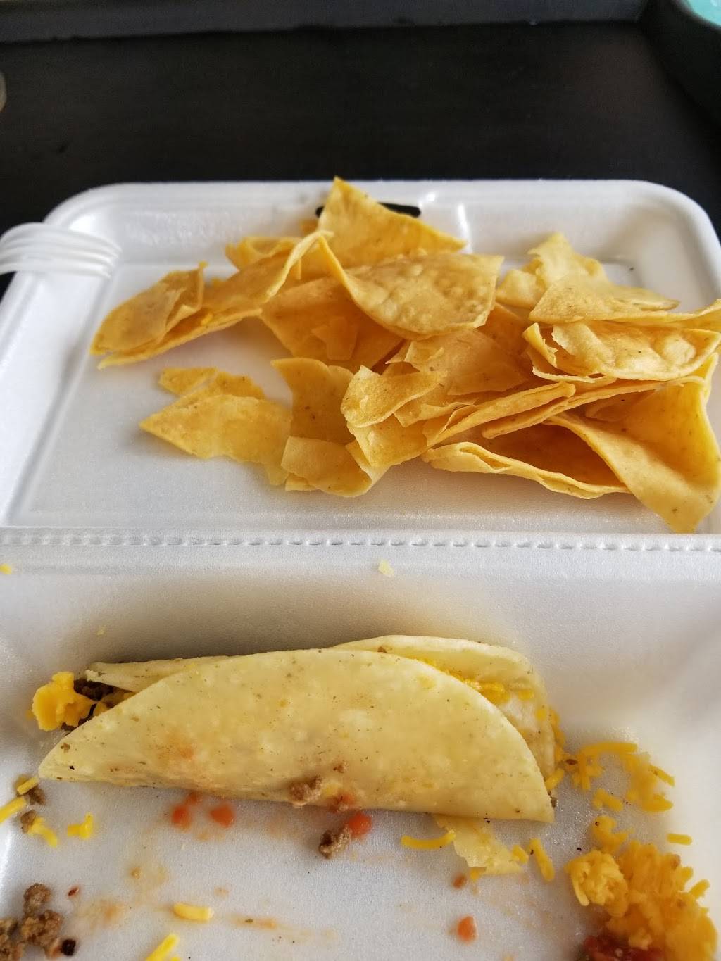 Famous Taco | restaurant | 1500 W Lake Lansing Rd, East Lansing, MI 48823, USA | 5173242800 OR +1 517-324-2800