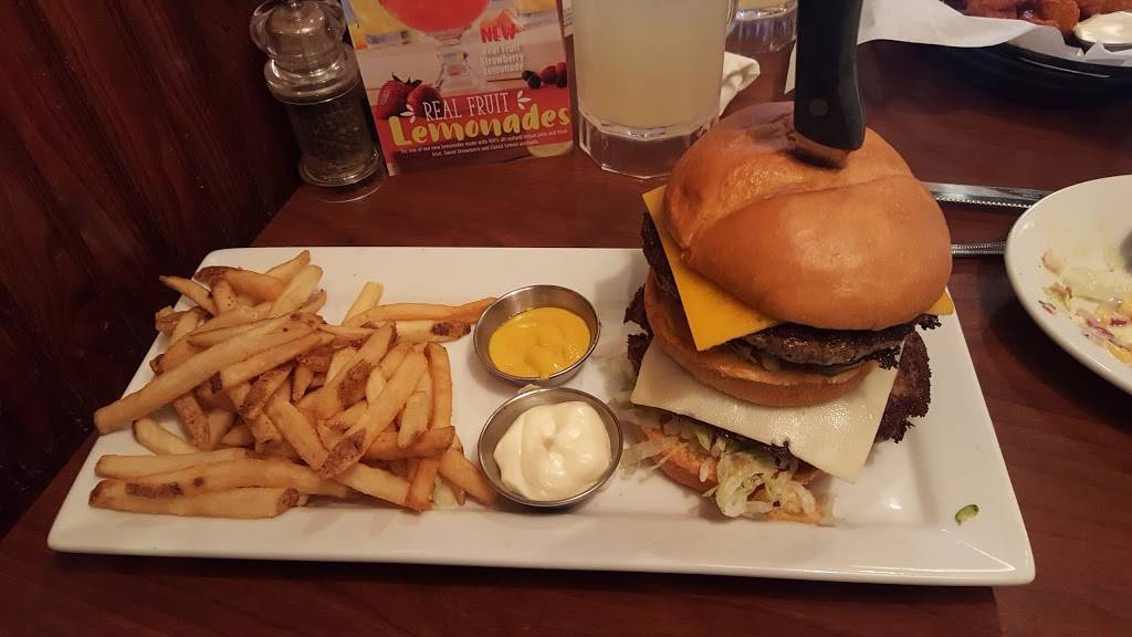 Ruby Tuesday | restaurant | 2304 N Wayne St, Angola, IN 46703, USA | 2606658791 OR +1 260-665-8791