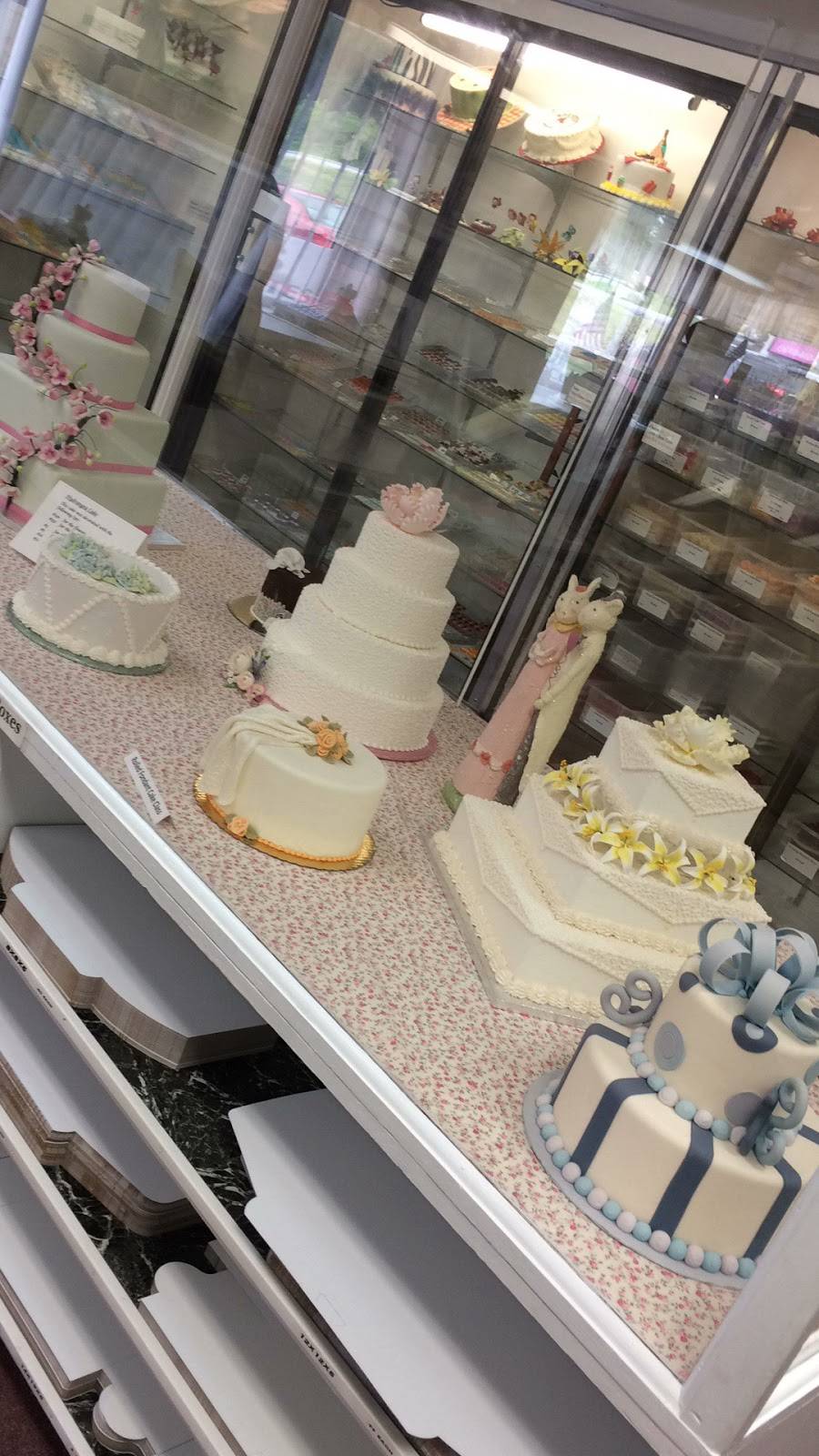 Eatons Cake & Candy Supplies | bakery | 114 Londonderry Turnpike, Hooksett, NH 03106, USA | 6036271808 OR +1 603-627-1808