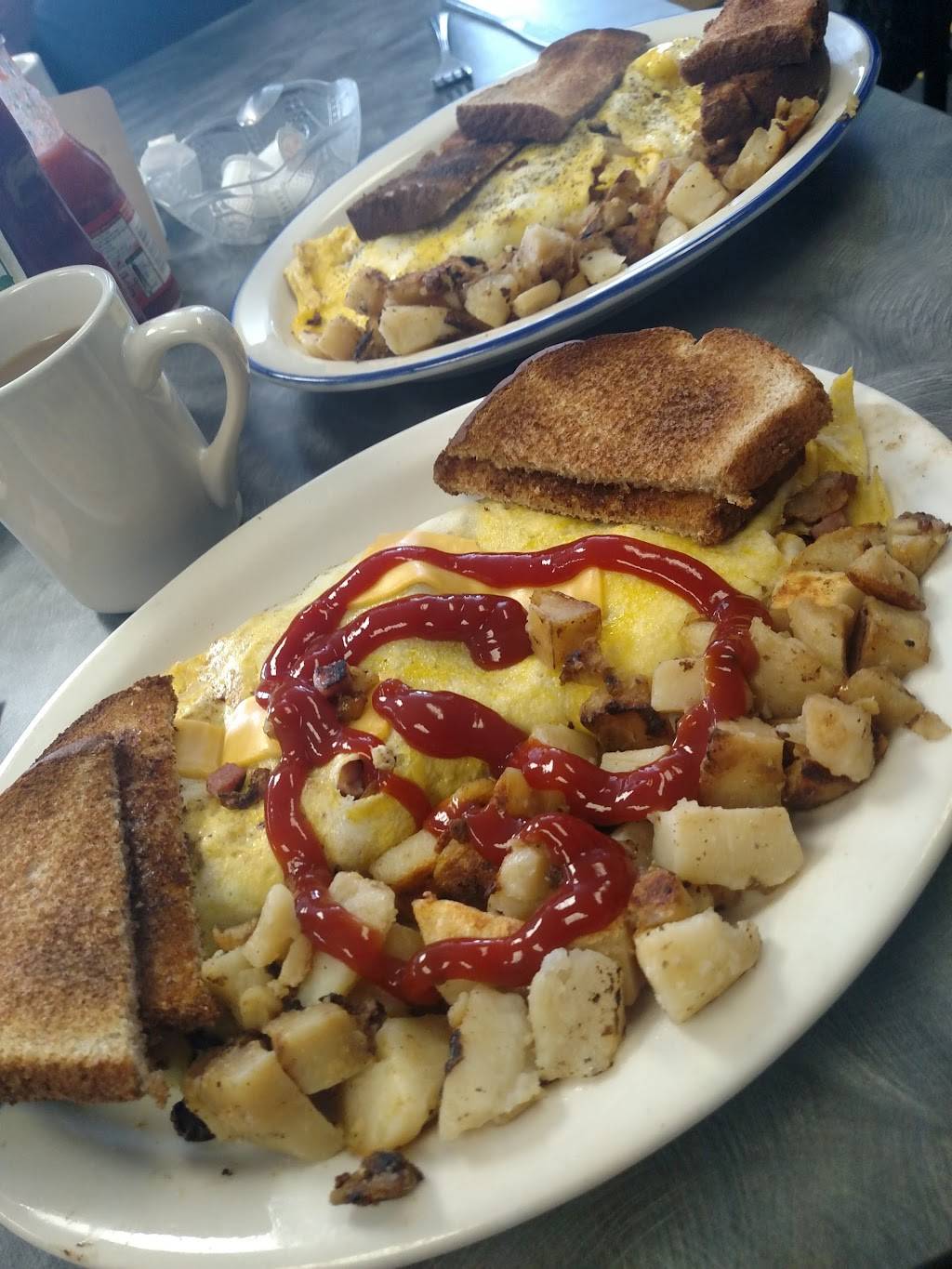 Heidis Hideaway Restaurant | restaurant | 5833 Camp Rd, Hamburg, NY 14075, USA | 7167252726 OR +1 716-725-2726