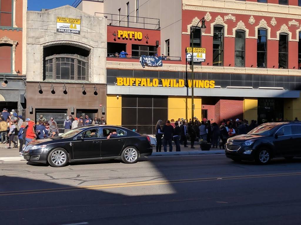 Buffalo Wild Wings | meal takeaway | 1218 Randolph Street, Detroit, MI 48226, USA | 3139619453 OR +1 313-961-9453