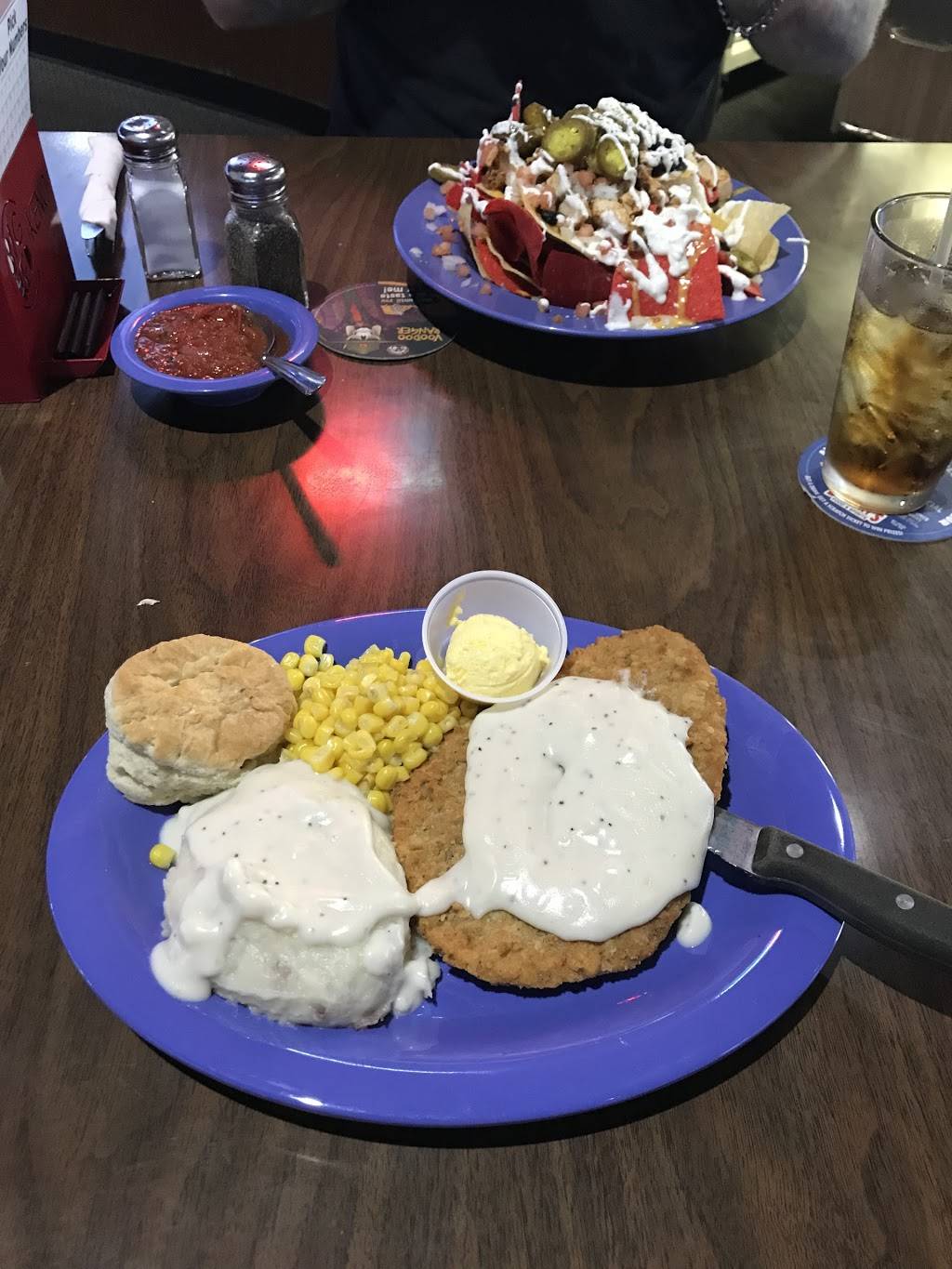 Brewskys Food & Spirits East | restaurant | 2840 S 70th St, Lincoln, NE 68506, USA | 4024832739 OR +1 402-483-2739