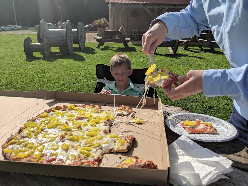 Pleasant Grove Pizza Farm | restaurant | 41142 160th St, Waseca, MN 56093, USA | 7155230857 OR +1 715-523-0857