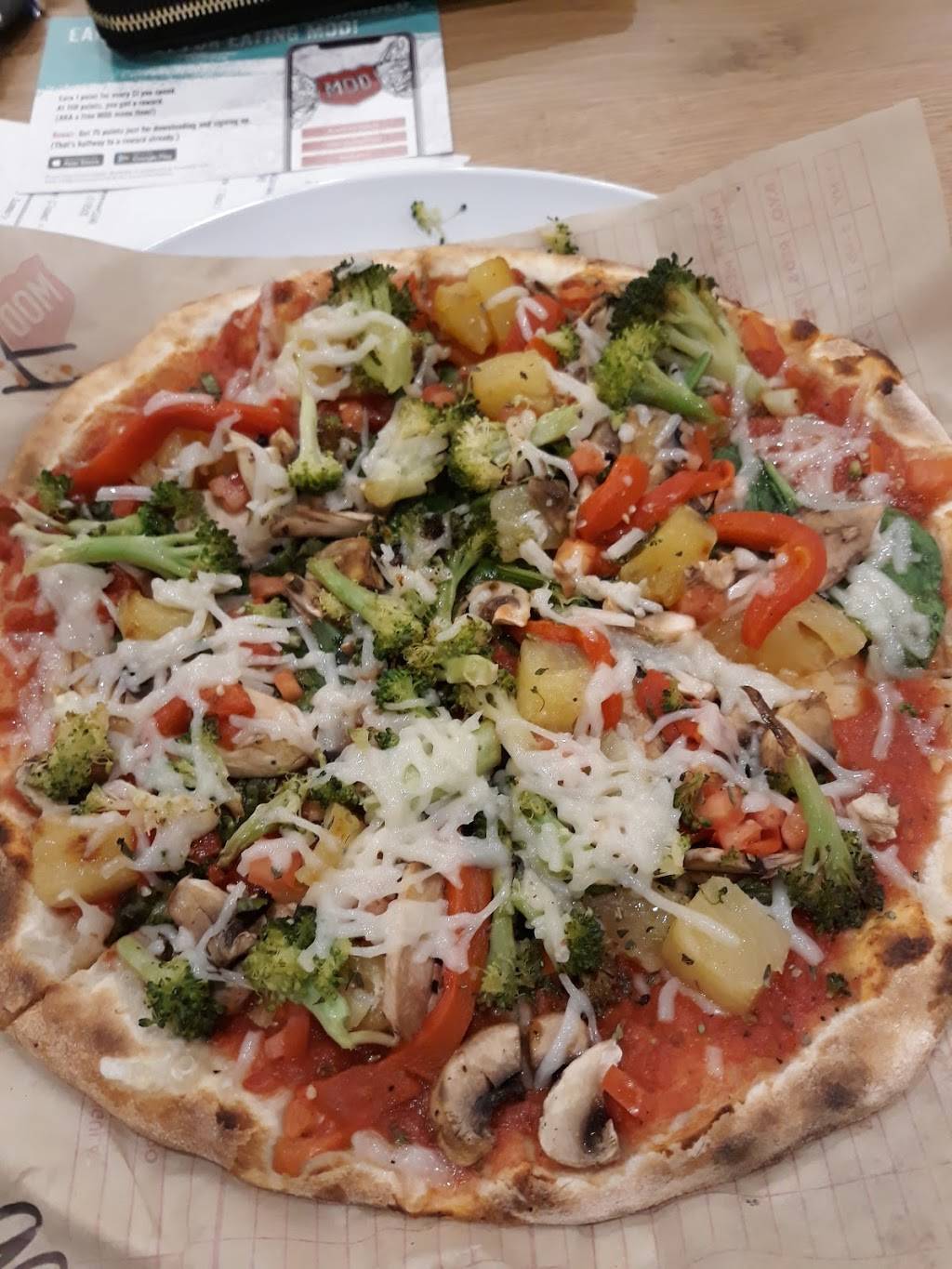 MOD Pizza | restaurant | 1871 N Lake Forest Dr #900, McKinney, TX 75071, USA | 4695450615 OR +1 469-545-0615