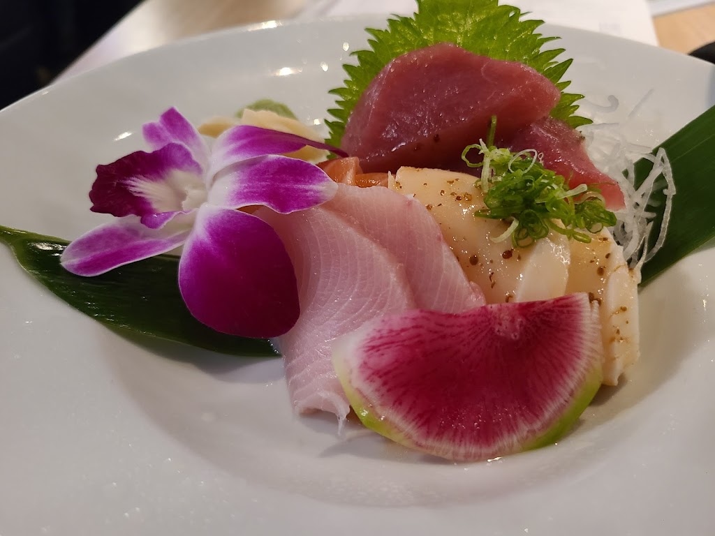 Sushi Vibe | restaurant | 100 E Camelback Rd #154, Phoenix, AZ 85012, USA | 6022795299 OR +1 602-279-5299