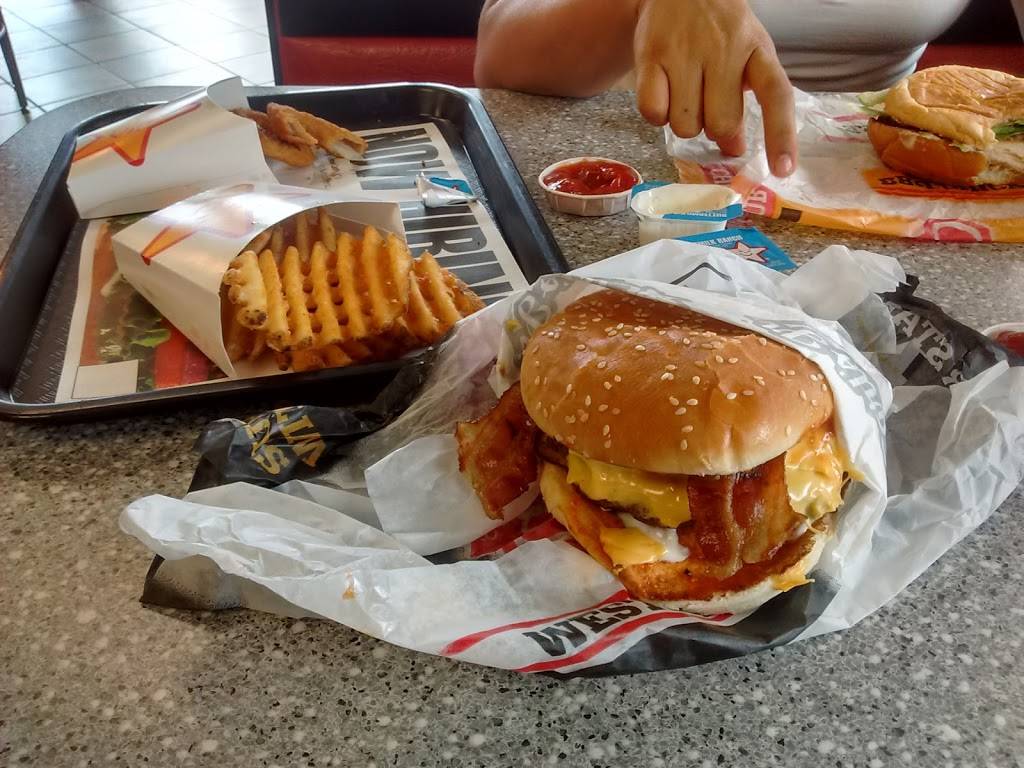 Carls Jr. | restaurant | 695 H St, Chula Vista, CA 91910, USA | 6194764420 OR +1 619-476-4420