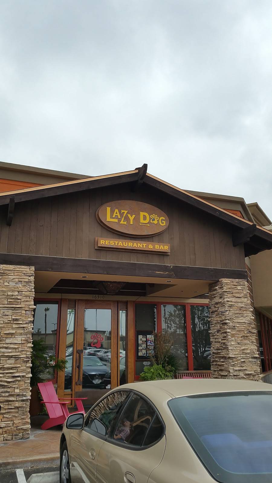 Lazy Dog Restaurant & Bar | restaurant | 16310 Beach Blvd, Westminster, CA 92683, USA | 7145001140 OR +1 714-500-1140