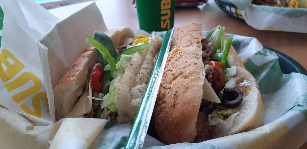 Subway | restaurant | 1655 Boulevard Alphonse-Desjardins, Lévis, QC G6V 0B7, Canada | 4188388016 OR +1 418-838-8016