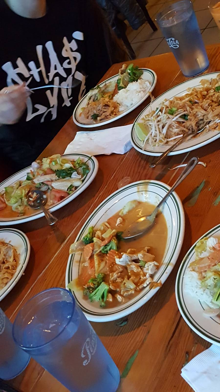 Thai Ginger | restaurant | 2020 N Rosa Parks Way, Portland, OR 97217, USA | 5032839731 OR +1 503-283-9731