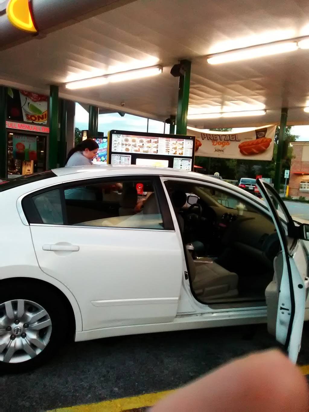 Sonic Drive-In | restaurant | 4407 TN-58, Chattanooga, TN 37416, USA | 4234901154 OR +1 423-490-1154