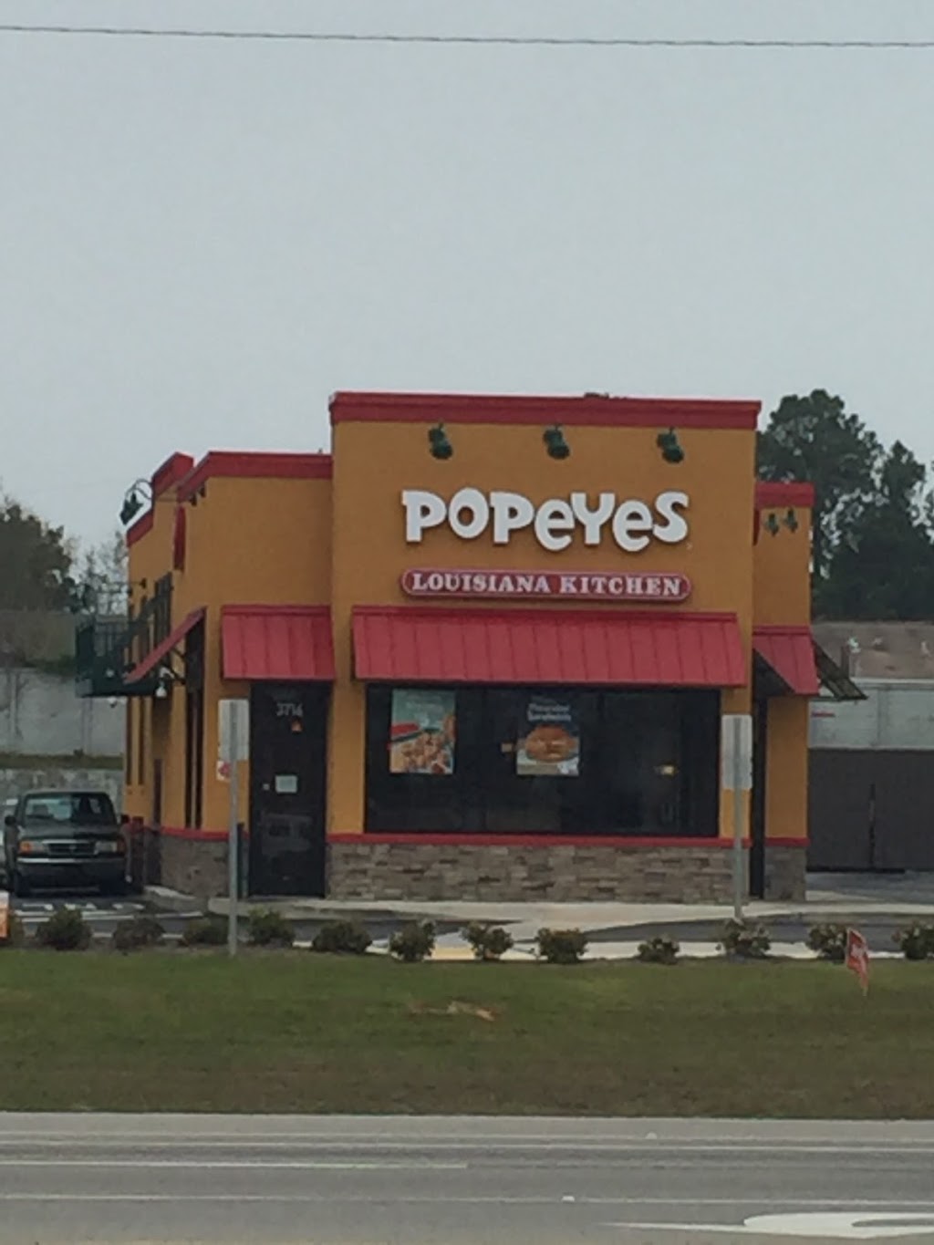Popeyes Louisiana Kitchen | restaurant | 3716 Gulf Breeze Pkwy, Gulf Breeze, FL 32563, USA | 8505651627 OR +1 850-565-1627