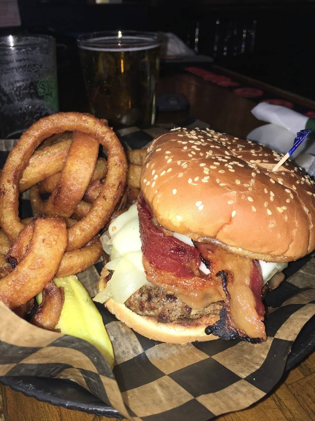 Shamrock Bar & Grille | restaurant | 154 Patchen Dr #87, Lexington, KY 40517, USA | 8592697621 OR +1 859-269-7621