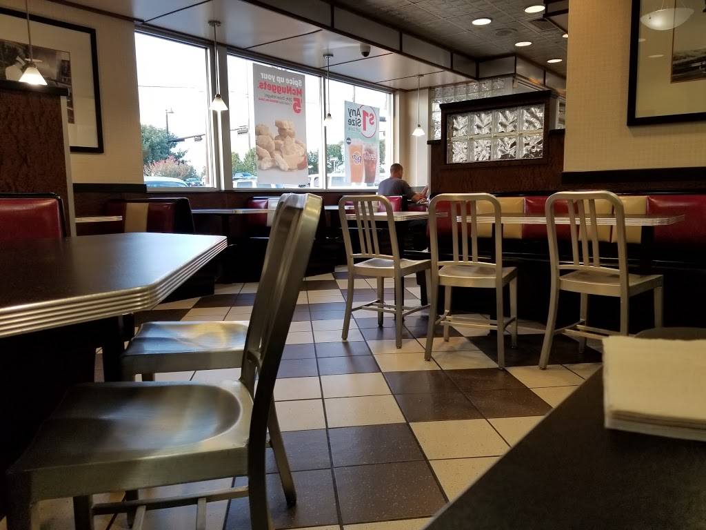 McDonalds | cafe | 18751 I-635, Mesquite, TX 75150, USA | 9726825401 OR +1 972-682-5401