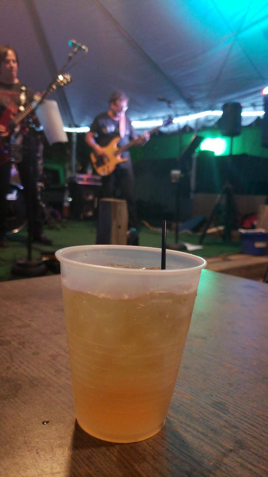 Mickeys Bar | restaurant | 350 SW 12th Ave, Pompano Beach, FL 33069, USA | 9545322998 OR +1 954-532-2998