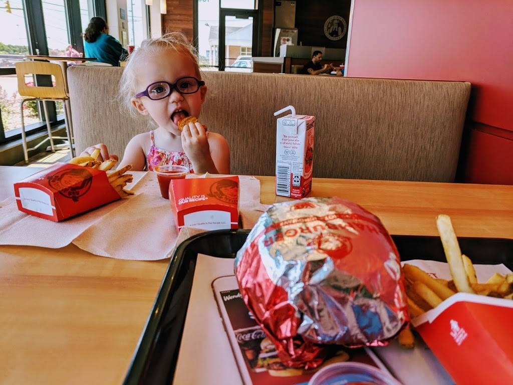 Wendys | restaurant | 1301 30th St NW, Canton, OH 44709, USA | 3304923044 OR +1 330-492-3044