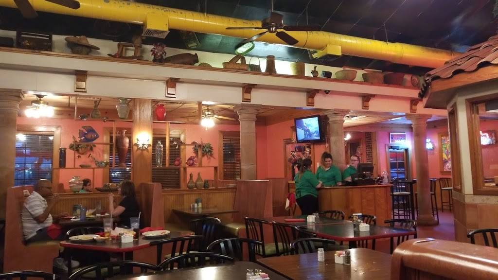 Lunas Mexican Restaurant | restaurant | 704 W Parkwood Ave, Friendswood, TX 77546, USA | 2819924790 OR +1 281-992-4790