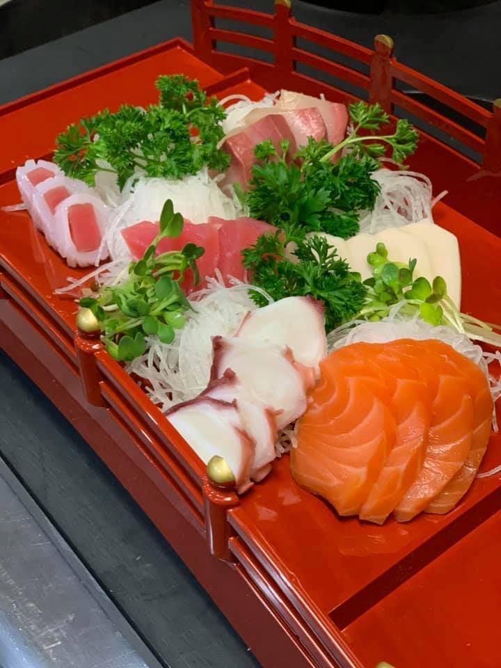 J Sushi | restaurant | 32800 Ryan Rd, Warren, MI 48092, USA | 5869913561 OR +1 586-991-3561