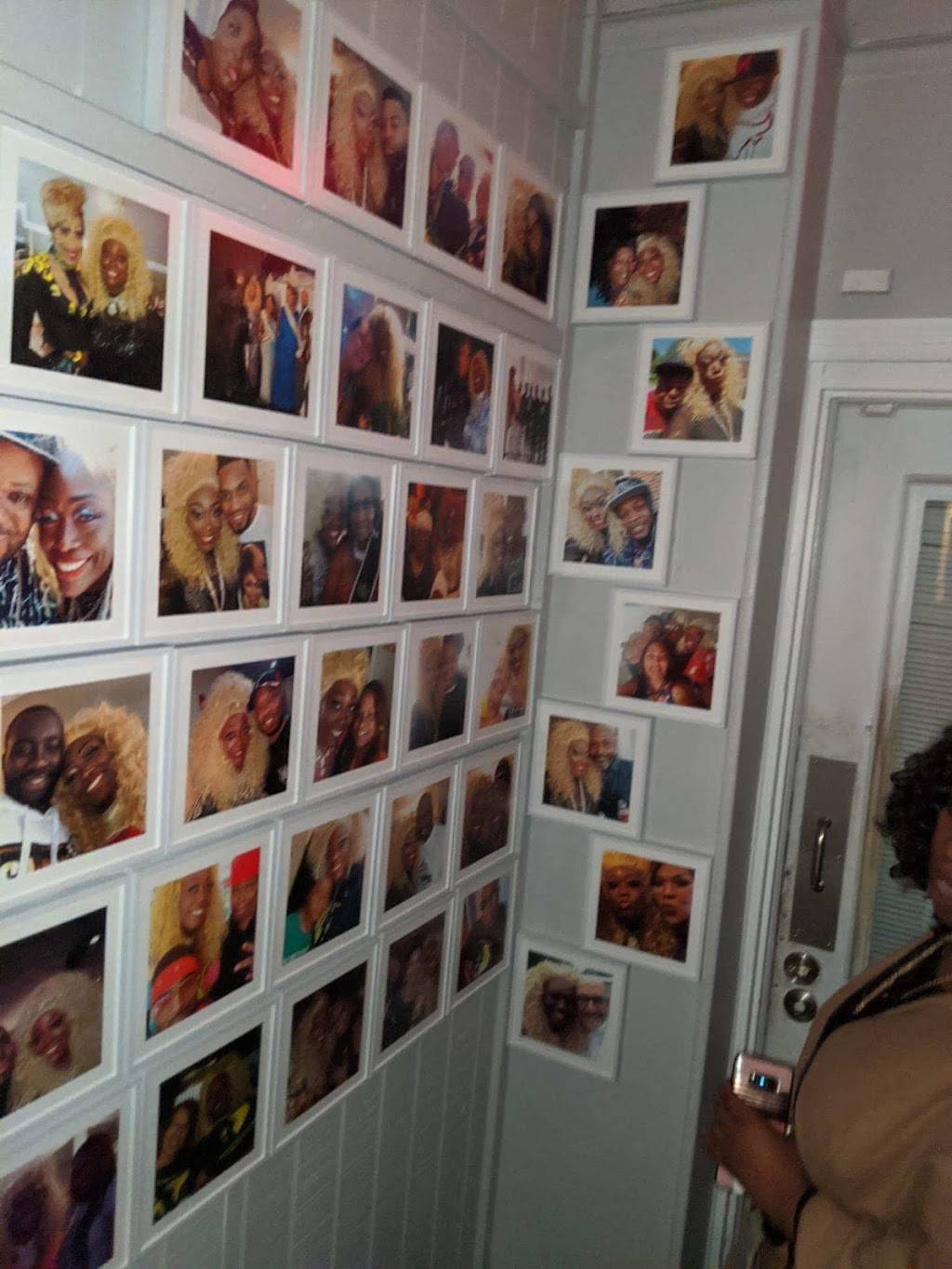 The Magnificent Outspoken and Beautiful Wives of Richmond Restau | restaurant | 3849 S Crater Rd, Petersburg, VA 23805, USA | 8045869062 OR +1 804-586-9062