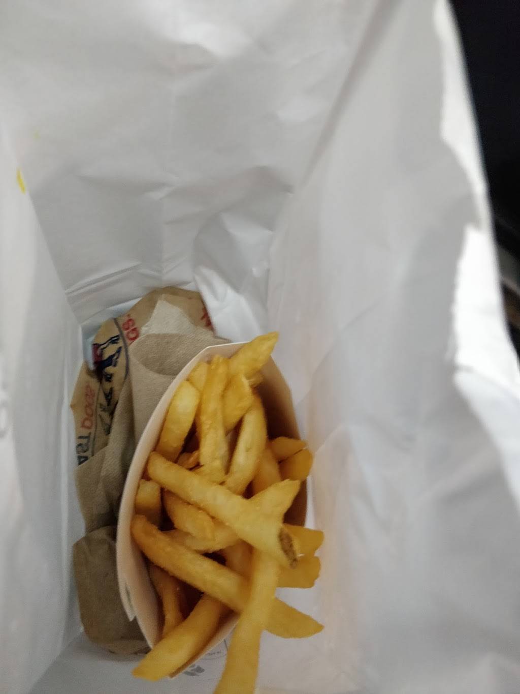 Gold Coast Dogs | meal takeaway | 10000 Bessie Coleman Dr, Chicago, IL 60666, USA | 8004974828 OR +1 800-497-4828