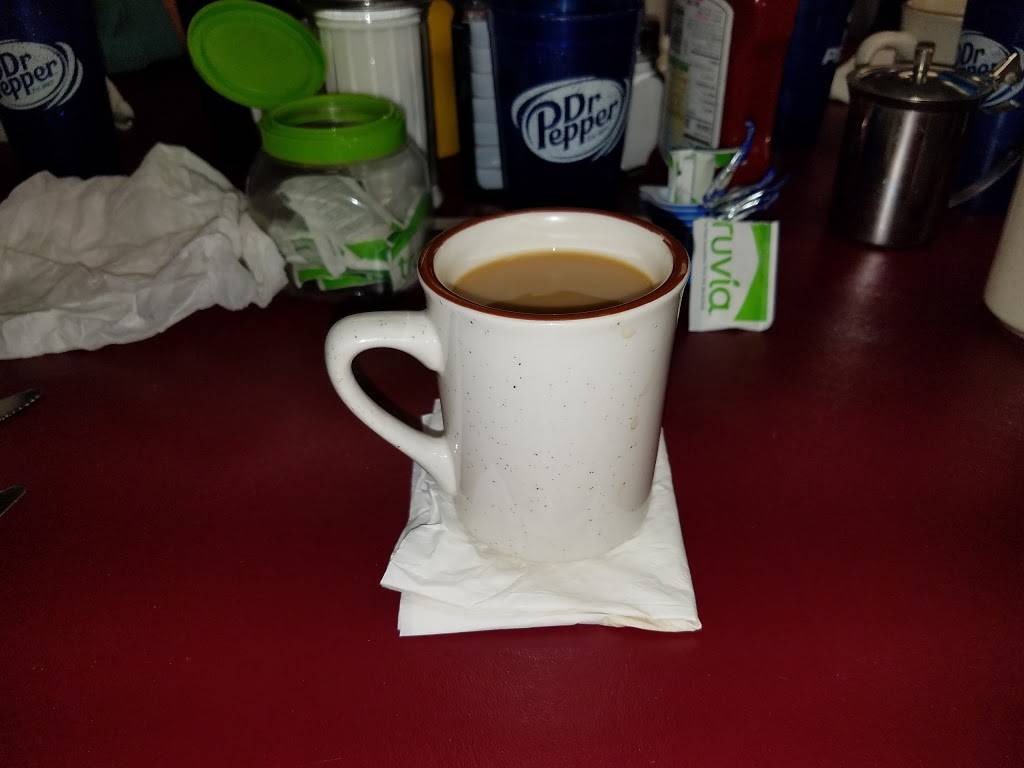 Floras Family Restaurant | restaurant | 206 N Sycamore St, Flora, IN 46929, USA | 5749673015 OR +1 574-967-3015