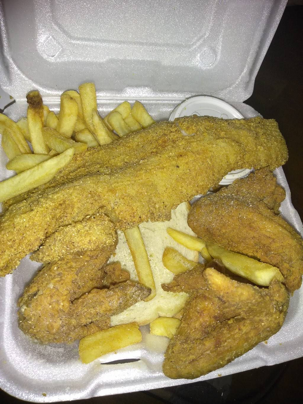 Fisher Fish & Chicken | restaurant | 3685 E Livingston Ave, Columbus, OH 43227, USA | 6143388108 OR +1 614-338-8108