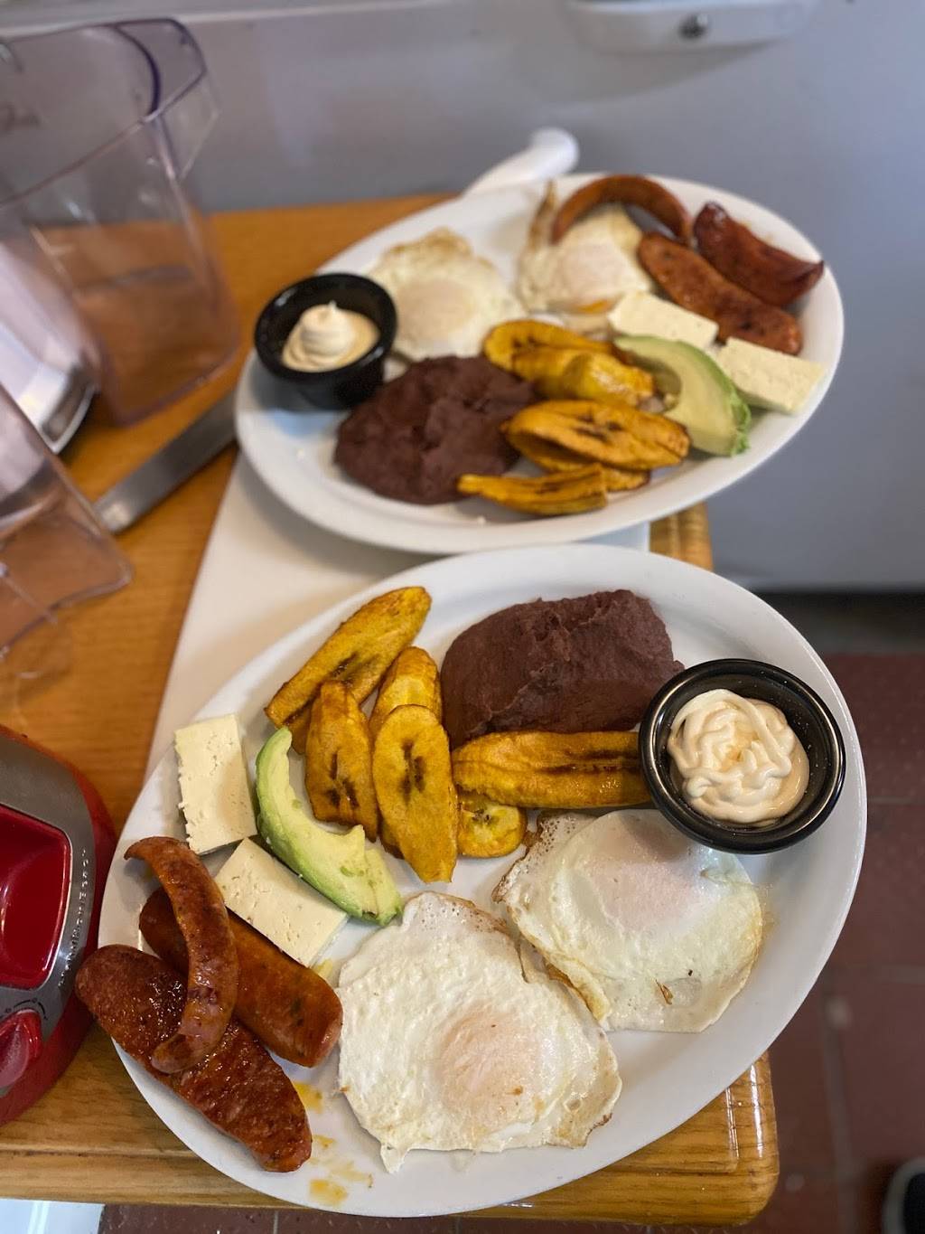 Baleadas supreme café | restaurant | 56 Pulaski St, Newark, NJ 07105, USA | 8627555009 OR +1 862-755-5009