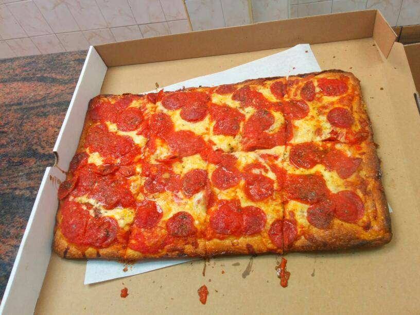 Luigis Pizza | meal delivery | 1615 Avenue U, Brooklyn, NY 11229, USA | 7183829100 OR +1 718-382-9100