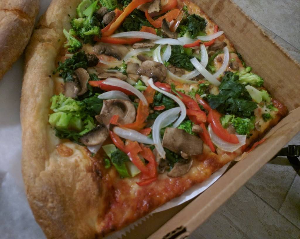 Goodfellas Pizzeria | restaurant | 11873 E Colonial Dr, Orlando, FL 32826, USA | 4076586615 OR +1 407-658-6615