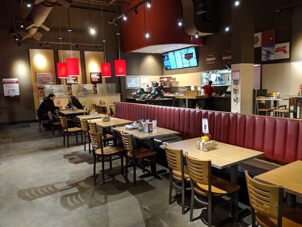 Smashburger | restaurant | 495 Riverside Ave, Medford, MA 02155, USA | 7812195110 OR +1 781-219-5110