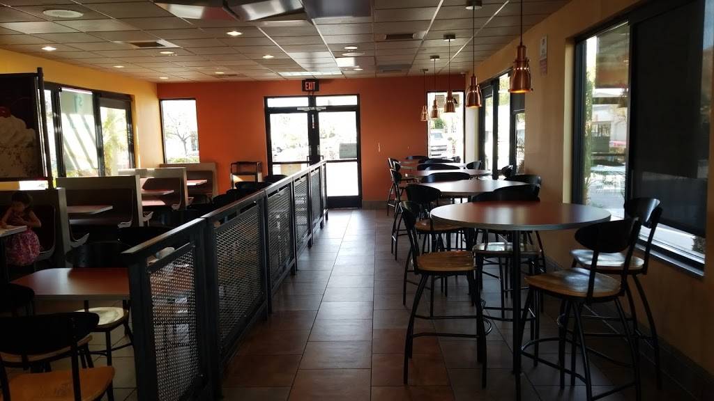 Jack in the Box | restaurant | 23577 Sunnymead Ranch Pkwy, Moreno Valley, CA 92557, USA | 9512477483 OR +1 951-247-7483