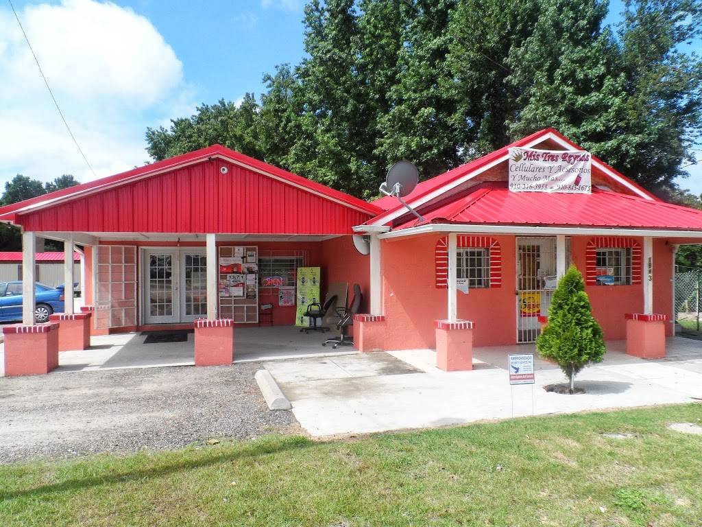 Mis Tres Reynas ahora. la POBLANITA | restaurant | 1983 Lombardy Village Rd, Lumber Bridge, NC 28357, USA | 9103598040 OR +1 910-359-8040