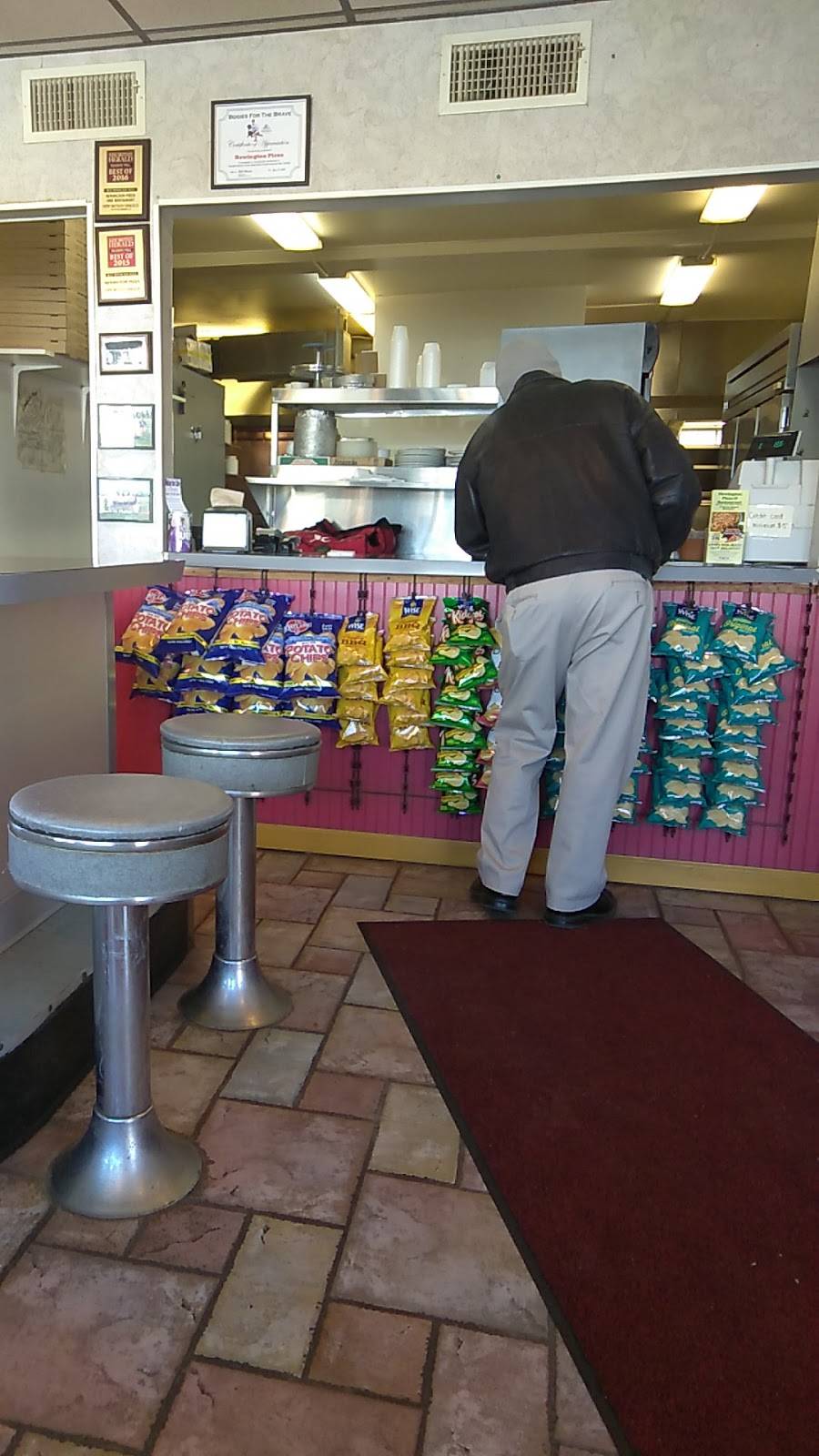 Newington Pizza Restaurant | restaurant | 2912, 75 Market Square, Newington, CT 06111, USA | 8606668421 OR +1 860-666-8421