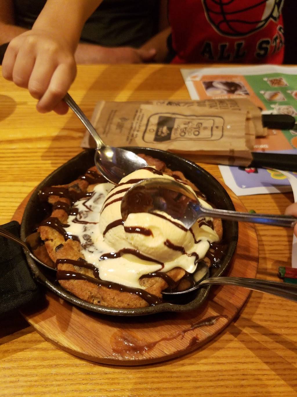 Chilis Grill & Bar | meal takeaway | 12181 E Colonial Dr, Orlando, FL 32826, USA | 4073846622 OR +1 407-384-6622