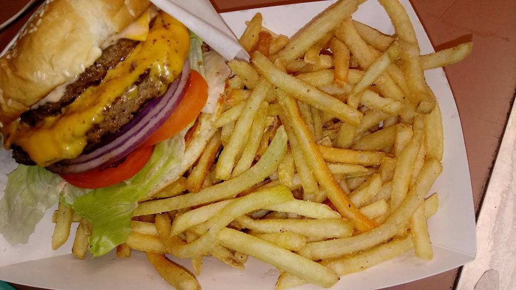 Uncle Franks Grill | restaurant | 305 N Union Rd, Manteca, CA 95337, USA | 2098252501 OR +1 209-825-2501