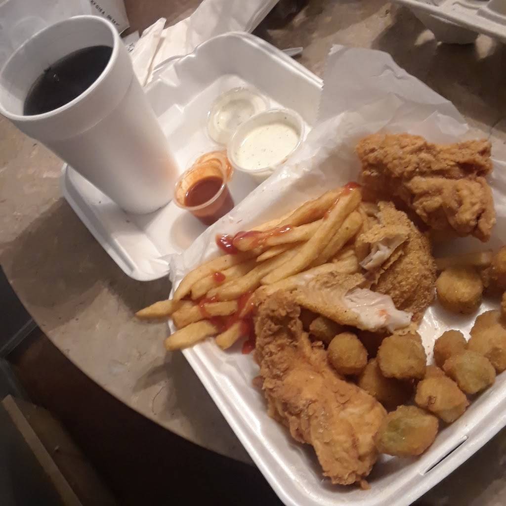 J J Fish & Chicken | restaurant | 20225 Eight Mile Rd, Detroit, MI 48219, USA | 3135339950 OR +1 313-533-9950