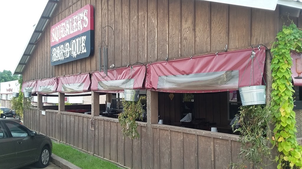 Squealers | restaurant | 4950 Great River Dr, Meridian, MS 39305, USA | 6014832727 OR +1 601-483-2727